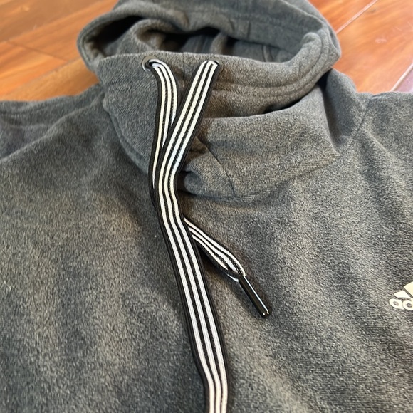 Gray Adidas hoodie, soft fleece size medium - Picture 3 of 5